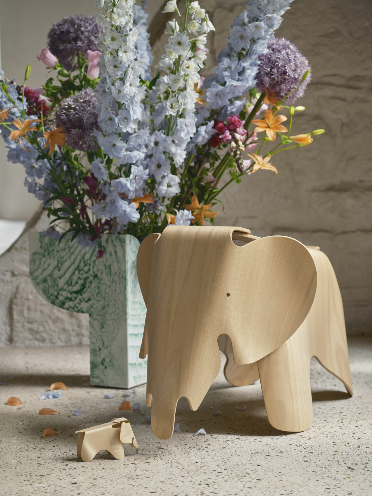 9579707 Eames Elephant plywood Miniatures Plywood Elephant v fullbleed 1440x