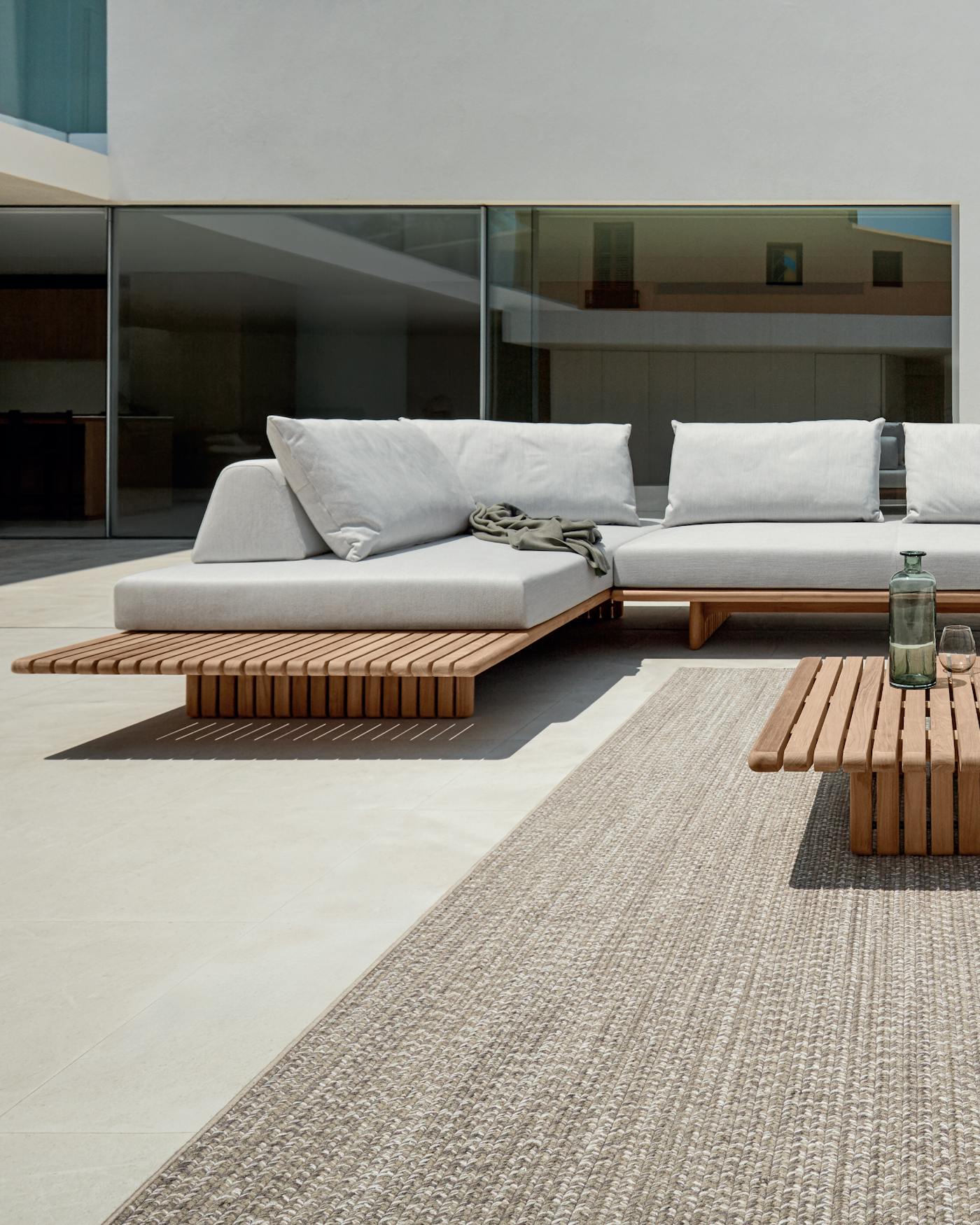Ballerud com Gloster deck lounge set Instagram 4x5 feed Designers Saturday Oslo jbb 20 05 25 01