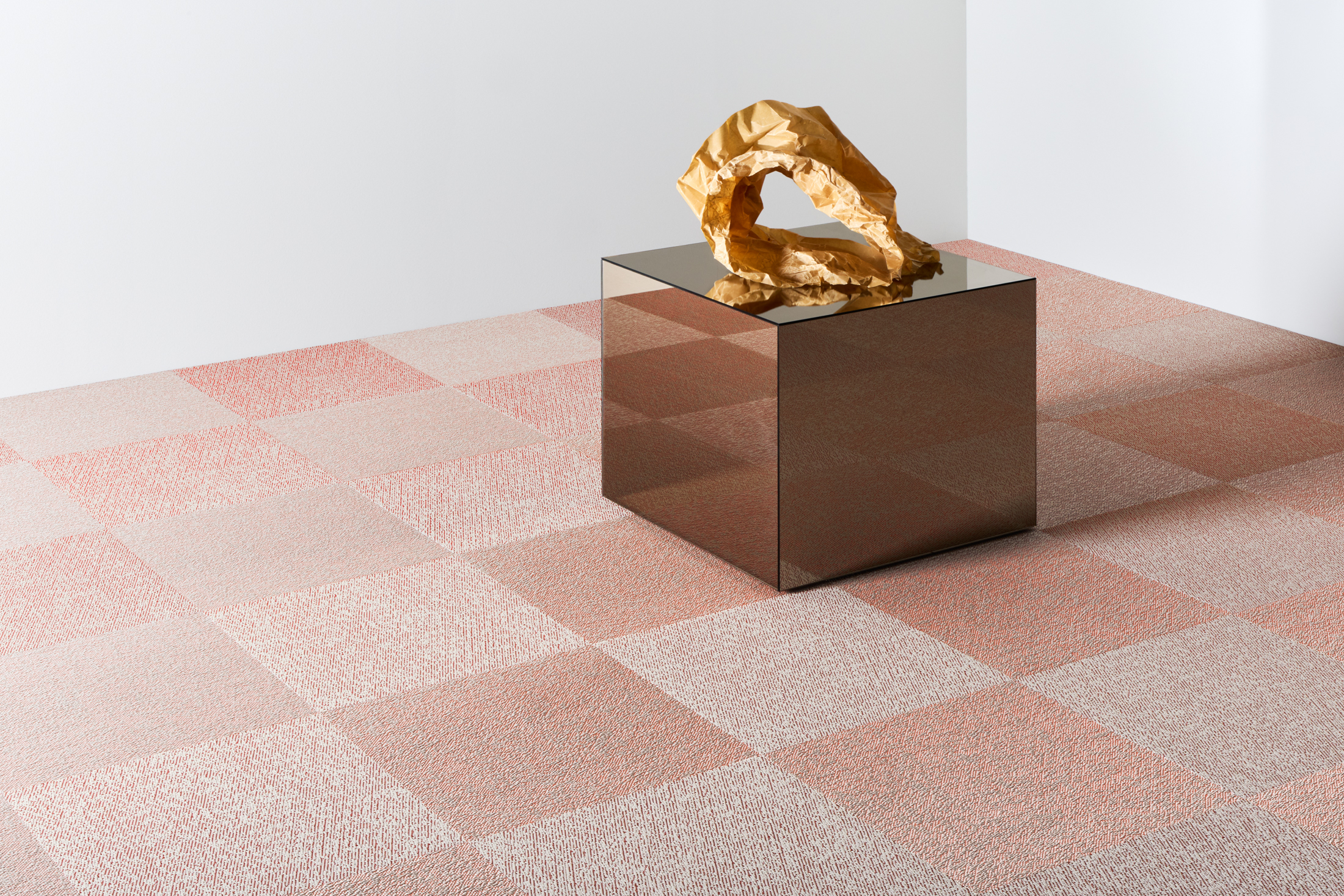Bolon Flooring Riff Naturelle Red tiles close1 L s RGB webres