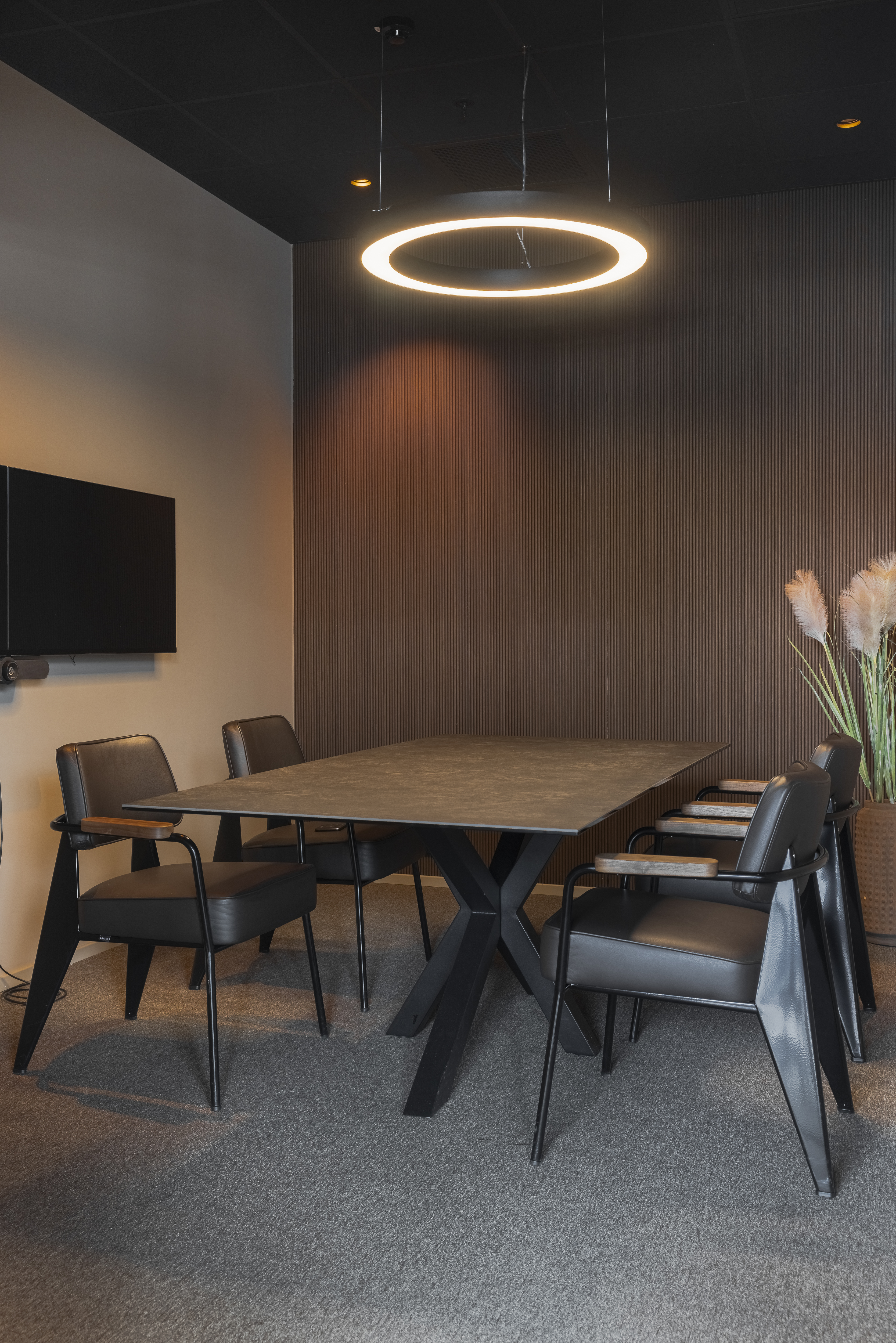 Ca2 Design AS 4 Design Scenario Interiørarkitekter Selmer Kontor med trepanel 1