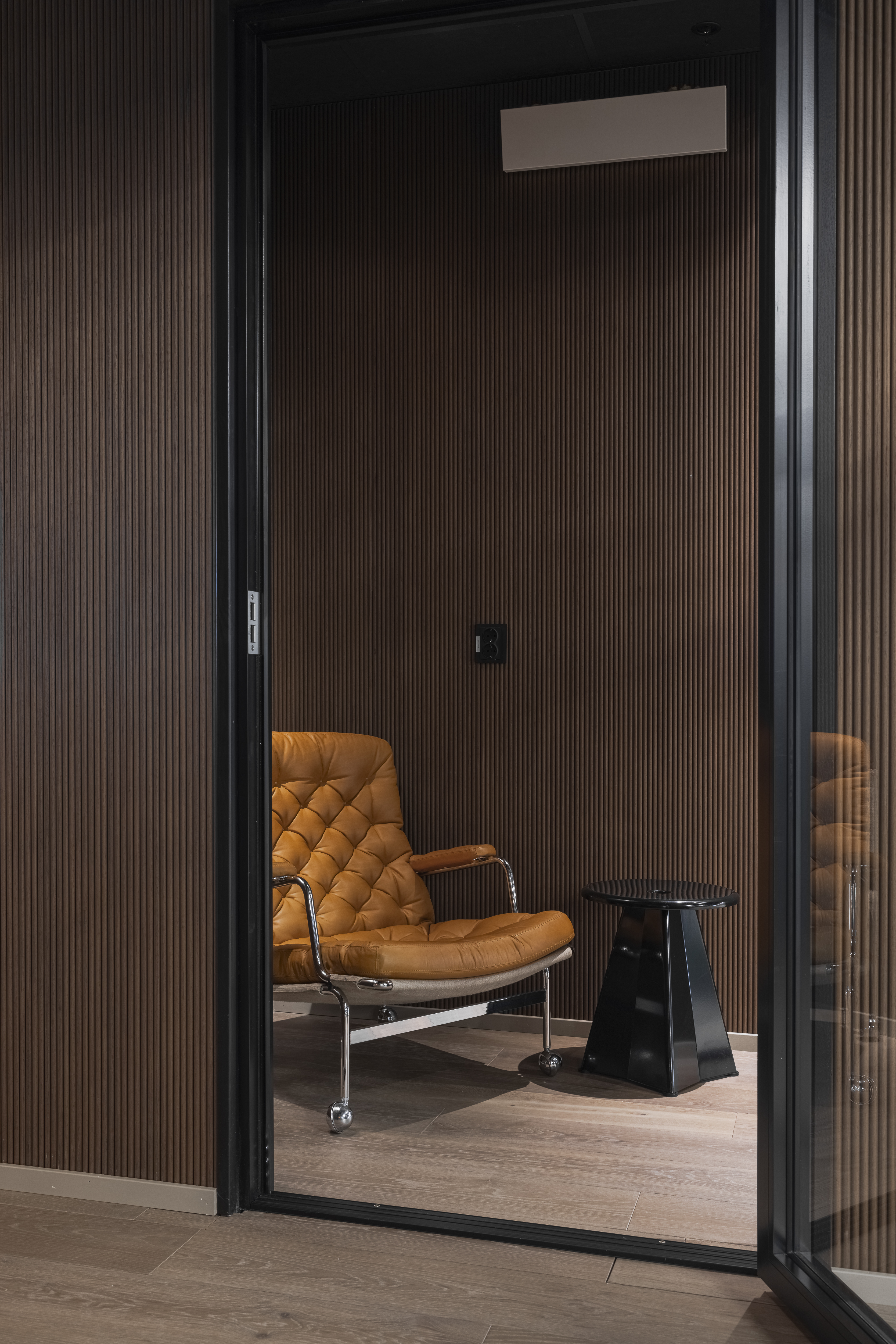 Ca2 Design AS 4 Design Scenario Interiørarkitekter Selmer Kontor med trepanel 6