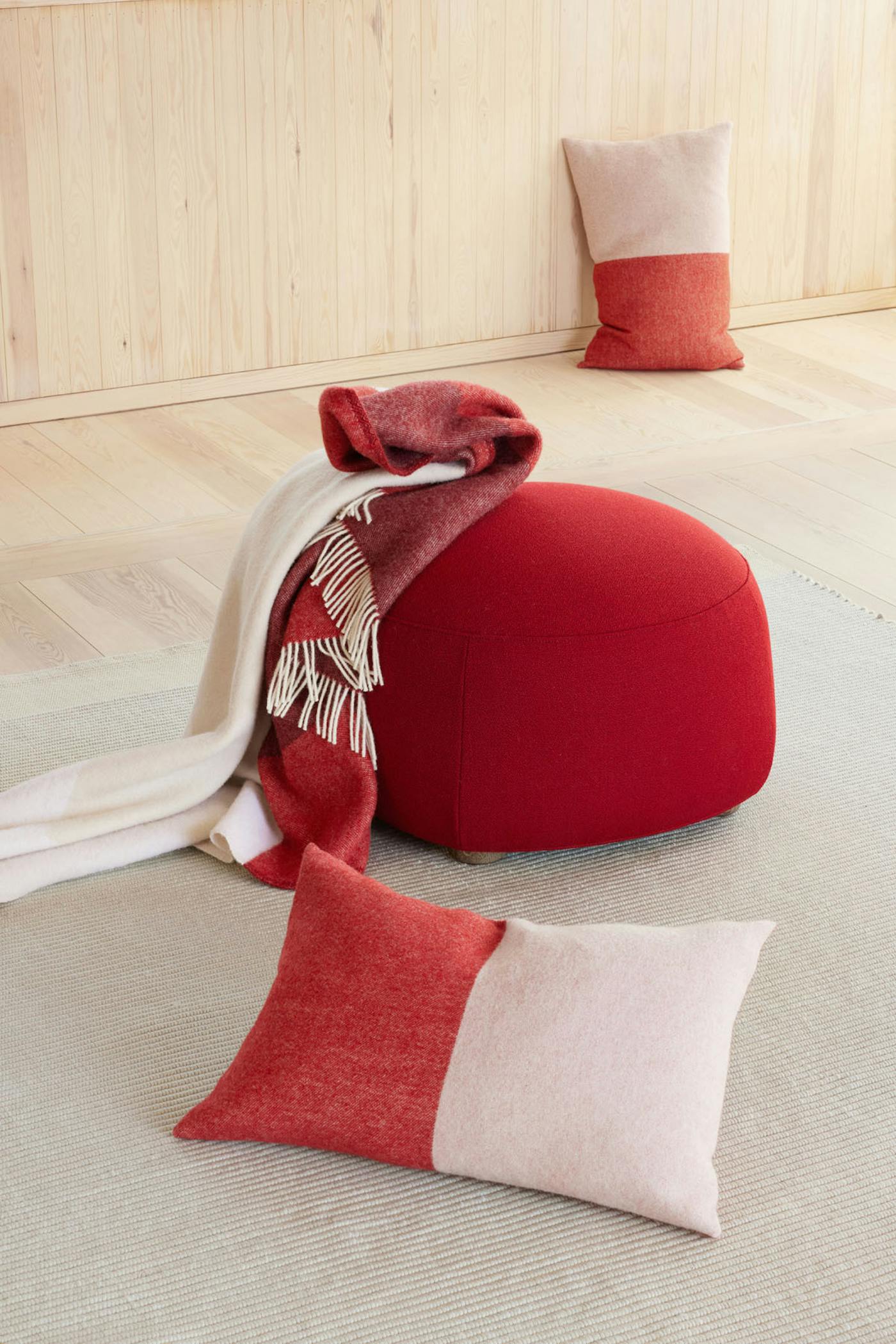 Echo cushion blanket red group on floor Northern Ph Sara Spilling lowres