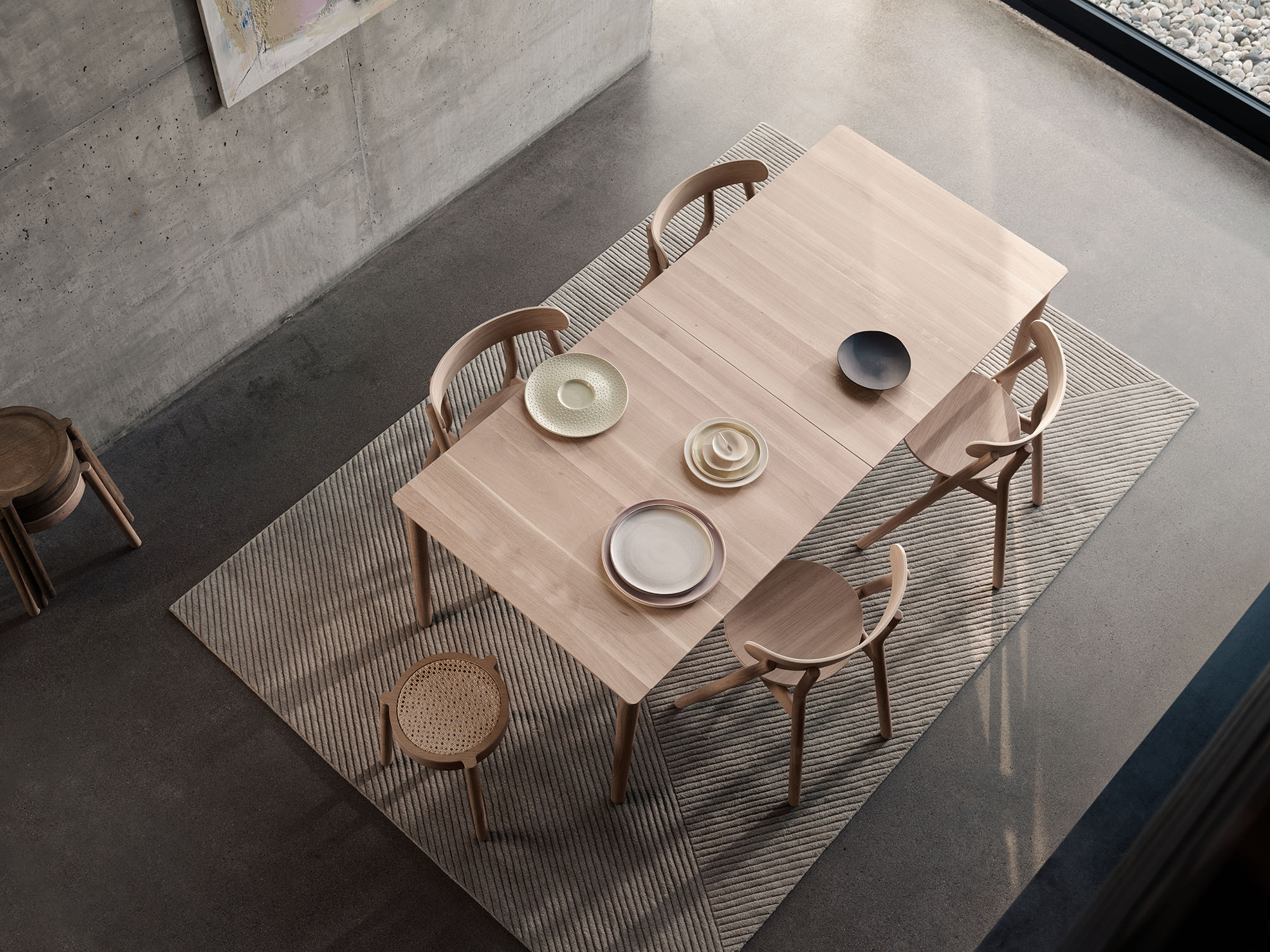 Expand dining table 200 light oak Top Northern Ph Einar Aslaksen Low res