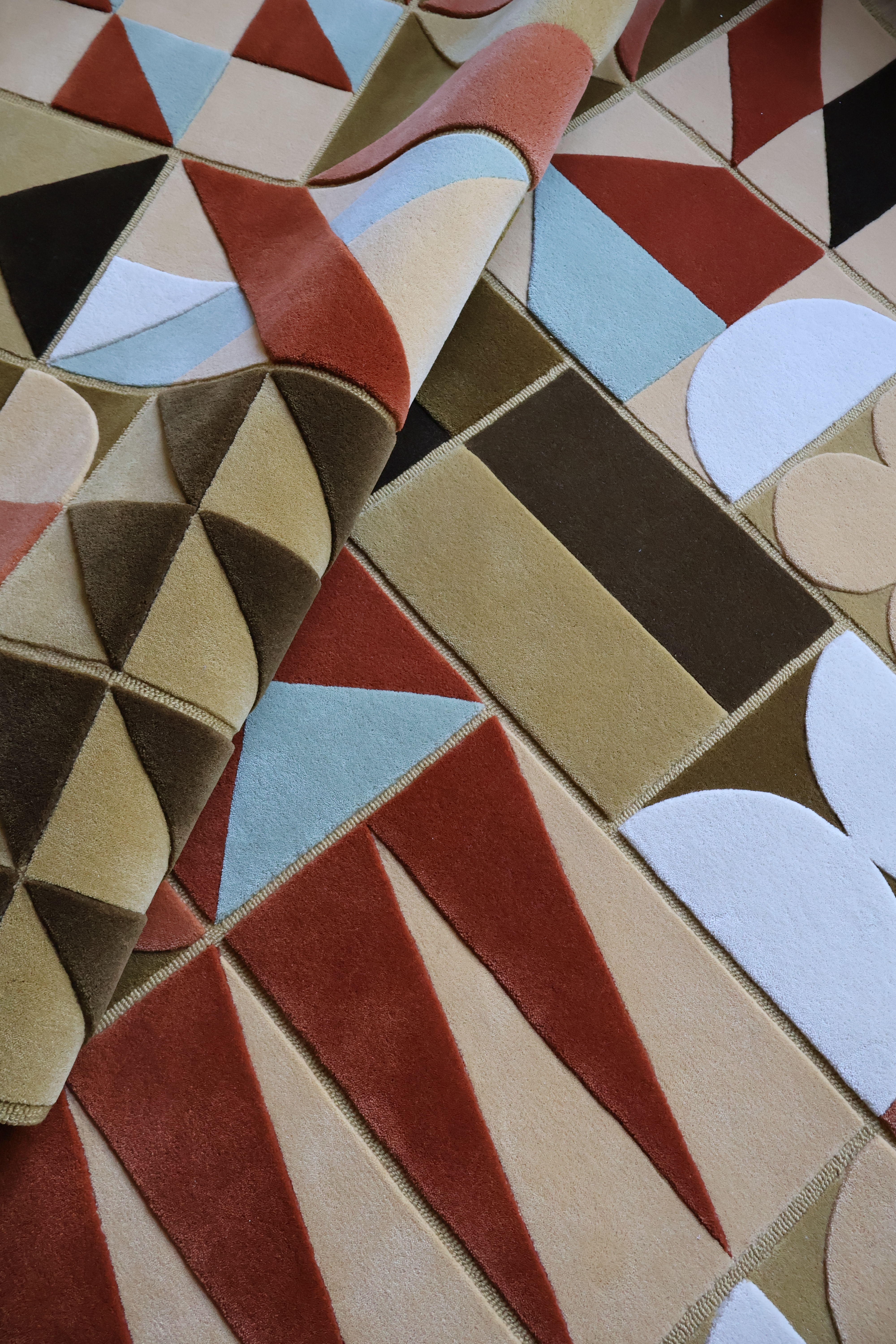 Imprint Beige Folds 08