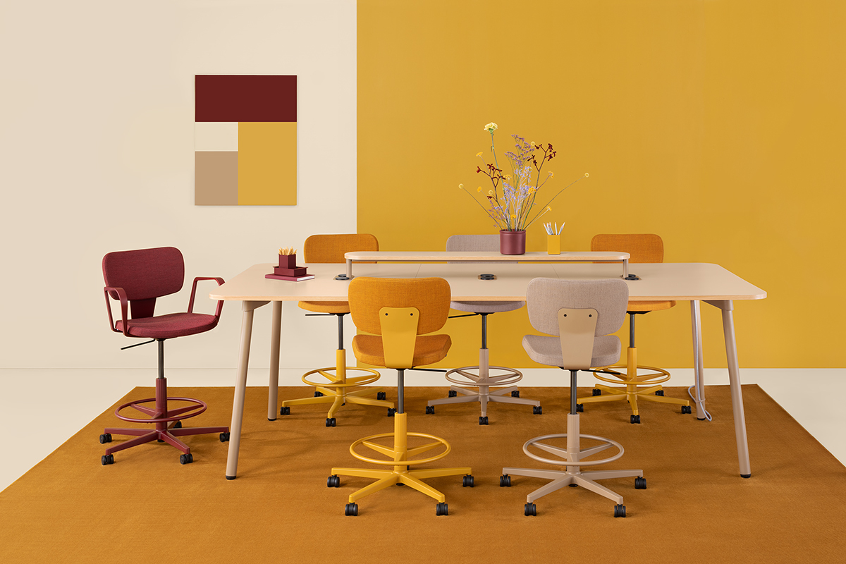 MATERIA Etage table Palette chair high interior 1