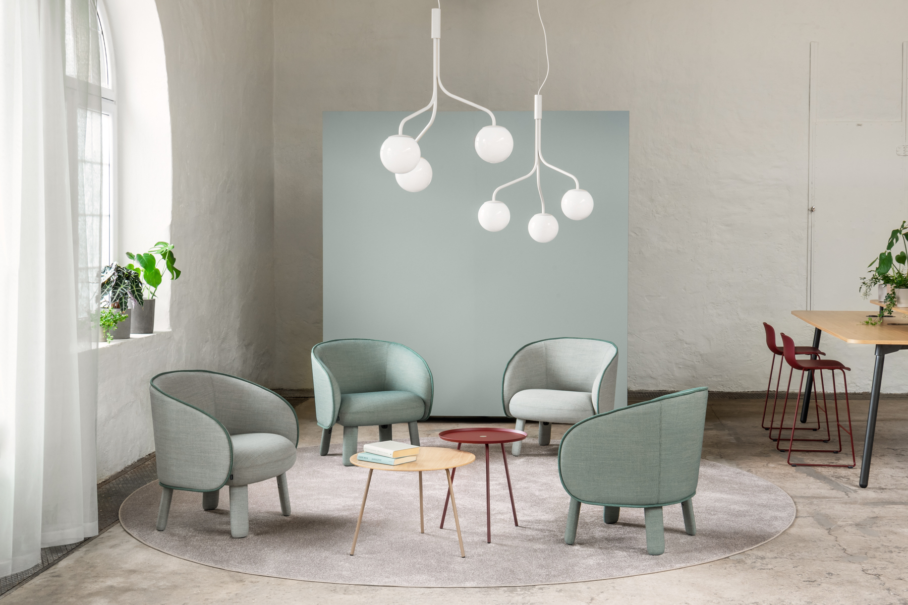 MATERIA easy chair Petite table Etage table Neo Lite bar stool Interior 1
