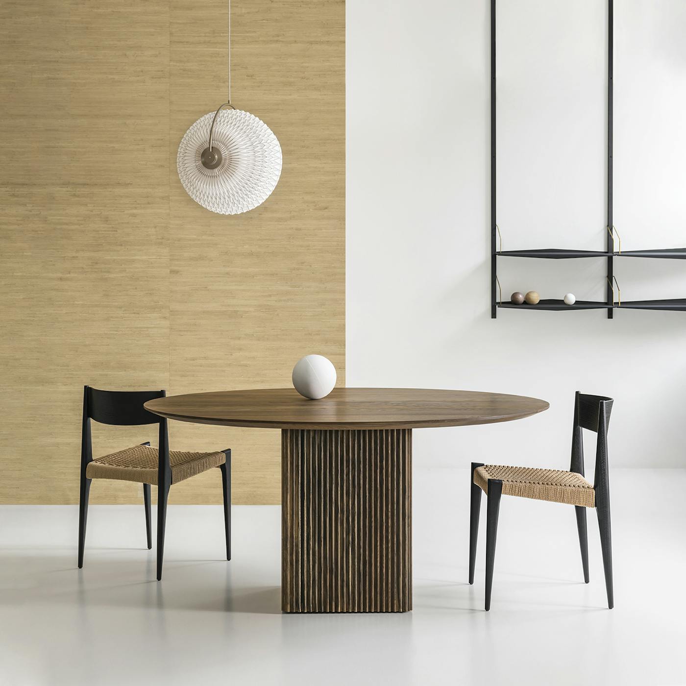 TEN TABLE ROUND ø150 smoked oak with lamp II12 LOW 1